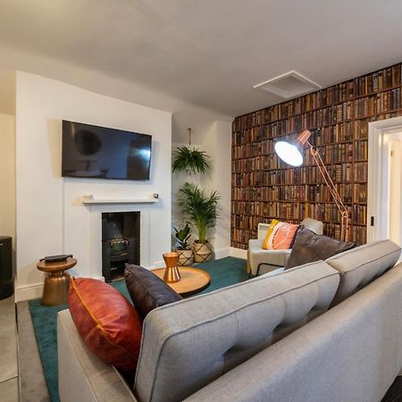 Contemporary Apartment On The Historic Rows Chester Eksteriør bilde