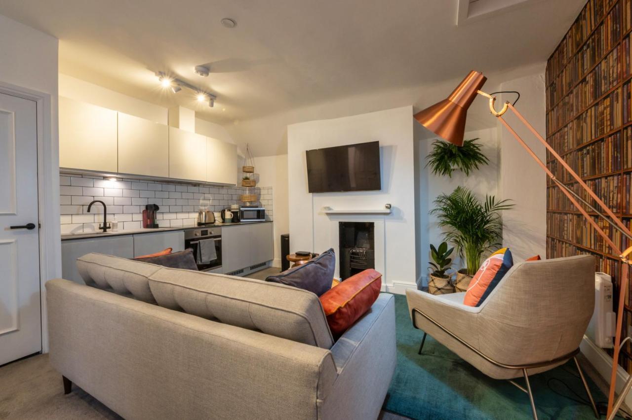 Contemporary Apartment On The Historic Rows Chester Eksteriør bilde