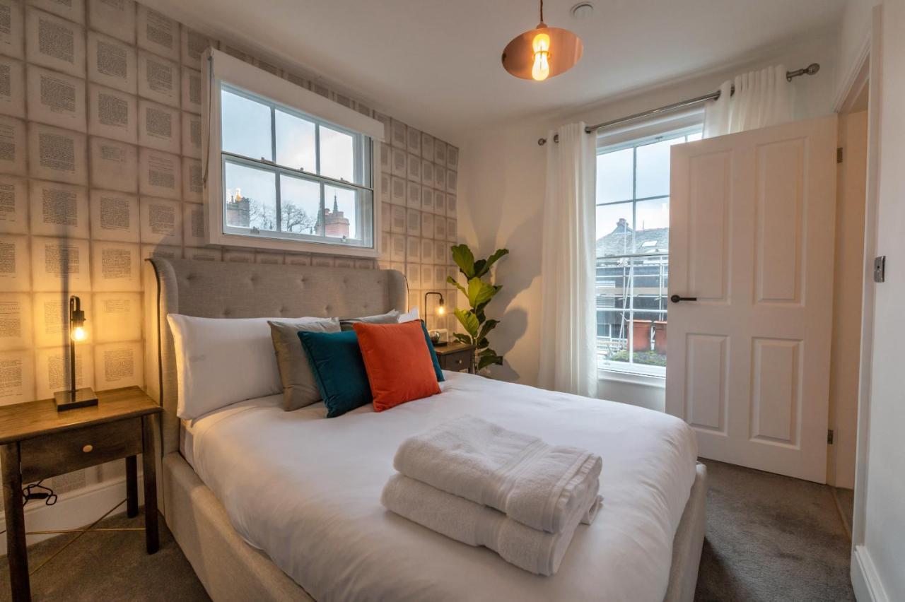 Contemporary Apartment On The Historic Rows Chester Eksteriør bilde
